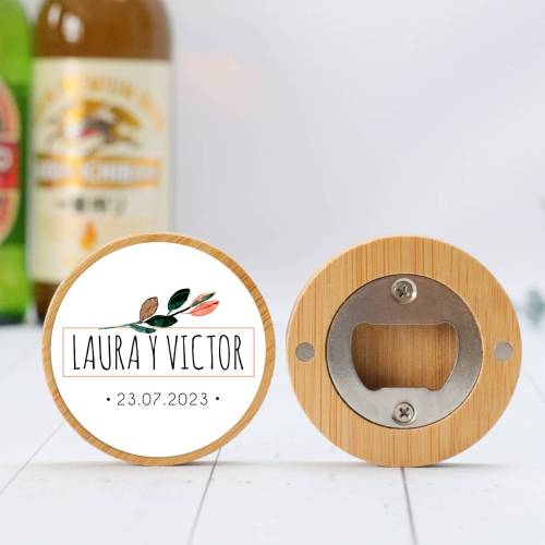 Abridor madera personalizado con pegatina Detalle boda - Detalles personalizables para Boda