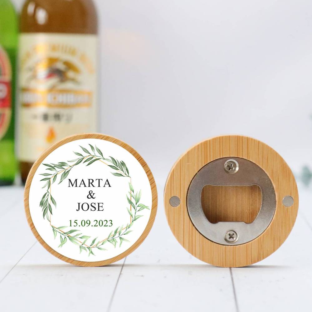 Abridor madera personalizado con pegatina Detalle boda - Detalles personalizables para Boda