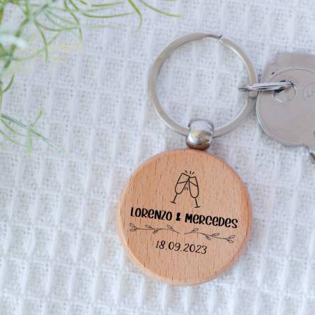 Llavero madera personalizado "Copas" Detalle boda - Llaveros personalizados boda