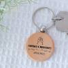 Llavero madera personalizado "Copas" Detalle boda - Llaveros personalizados boda