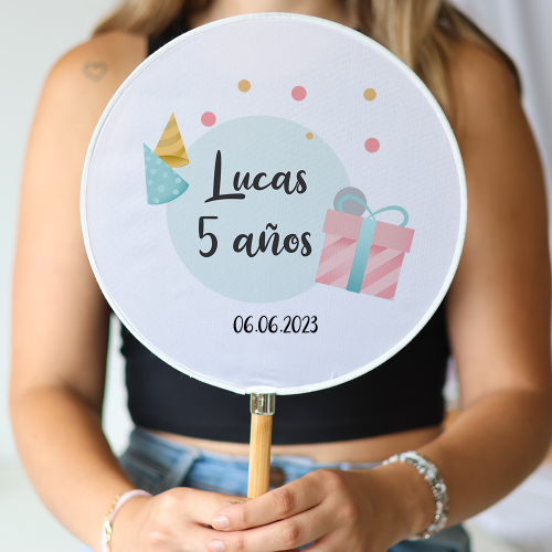 Abanico personalizado para cumpleaños "Modelo Regalo" Detalles para invitados de cumpleaños - Abanicos personalizados comunión