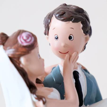 Figura Novios para Tarta de Boda, Diseño Divertido con Novio Cargando a la Novia, 17 cm - Figuras tarta