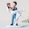 Figura Novios para Tarta de Boda, Diseño Divertido con Novio Cargando a la Novia, 17 cm - Figuras tarta