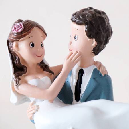 Figura Novios para Tarta de Boda, Diseño Divertido con Novio Cargando a la Novia, 17 cm - Figuras tarta