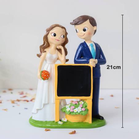 Figura Novios con Pizarra 21 cm, Decoración Original para Tarta de Boda - Figuras tarta