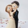 Figura Novios Boda Abrazados, Estilo Divertido, 21 cm, Decoración Tarta de Boda - Figuras tarta