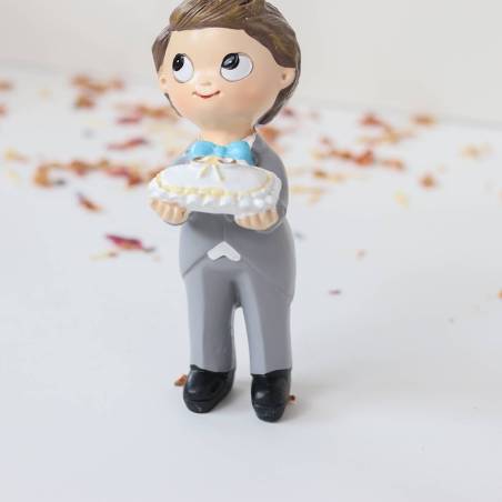 Figura Decorativa Niño Comunión con Cojín de Anillos, 11 cm, Muñeco para Tarta - Figuras tarta