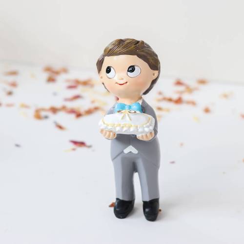 Figura Decorativa Niño Comunión con Cojín de Anillos, 11 cm, Muñeco para Tarta - Figuras tarta