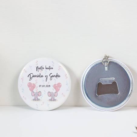 Llavero con abridor personalizado "Gemelas elefantes" Detalles de bautizo - Llaveros Abrebotellas Personalizados Bautizo
