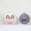Llavero con abridor personalizado "Gemelas" Detalles de comunión - Llaveros Abrebotellas Personalizados Comunión