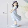 Figura tarta de comunión Niña morena con el vestido al viento - Figuras Tarta Comunión