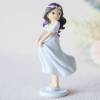Figura tarta de comunión Niña morena con el vestido al viento - Figuras Tarta Comunión