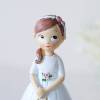 Figura tarta de comunión Niña morena recogido al lado - Figuras Tarta Comunión