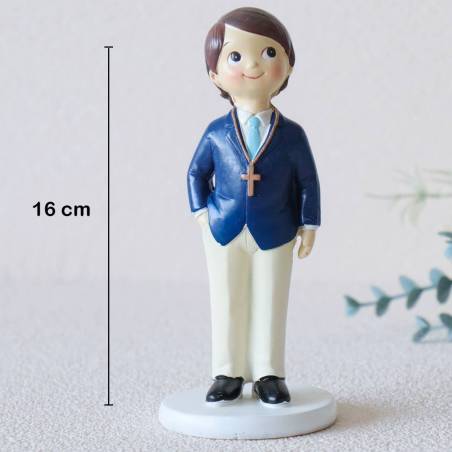 Figura tarta de comunión Niño con traje y rosario y mano en el bolsillo - Figuras Tarta Comunión