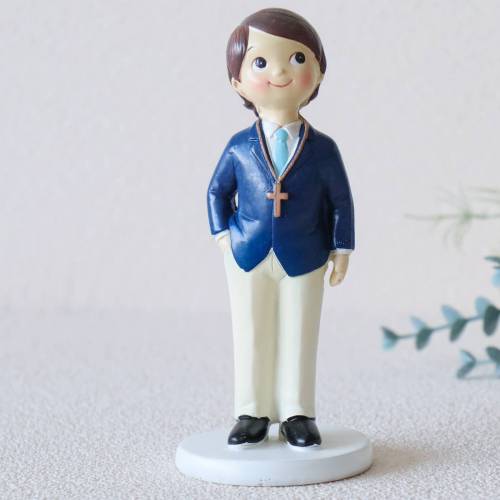 Figura tarta de comunión Niño con traje y rosario y mano en el bolsillo - Figuras Tarta Comunión
